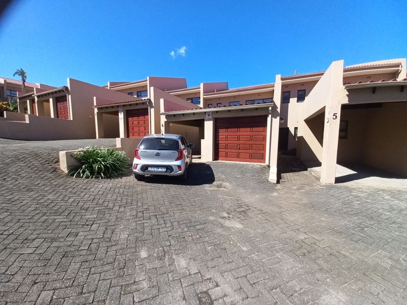 Townhouse For Sale In Margate - Photo 2