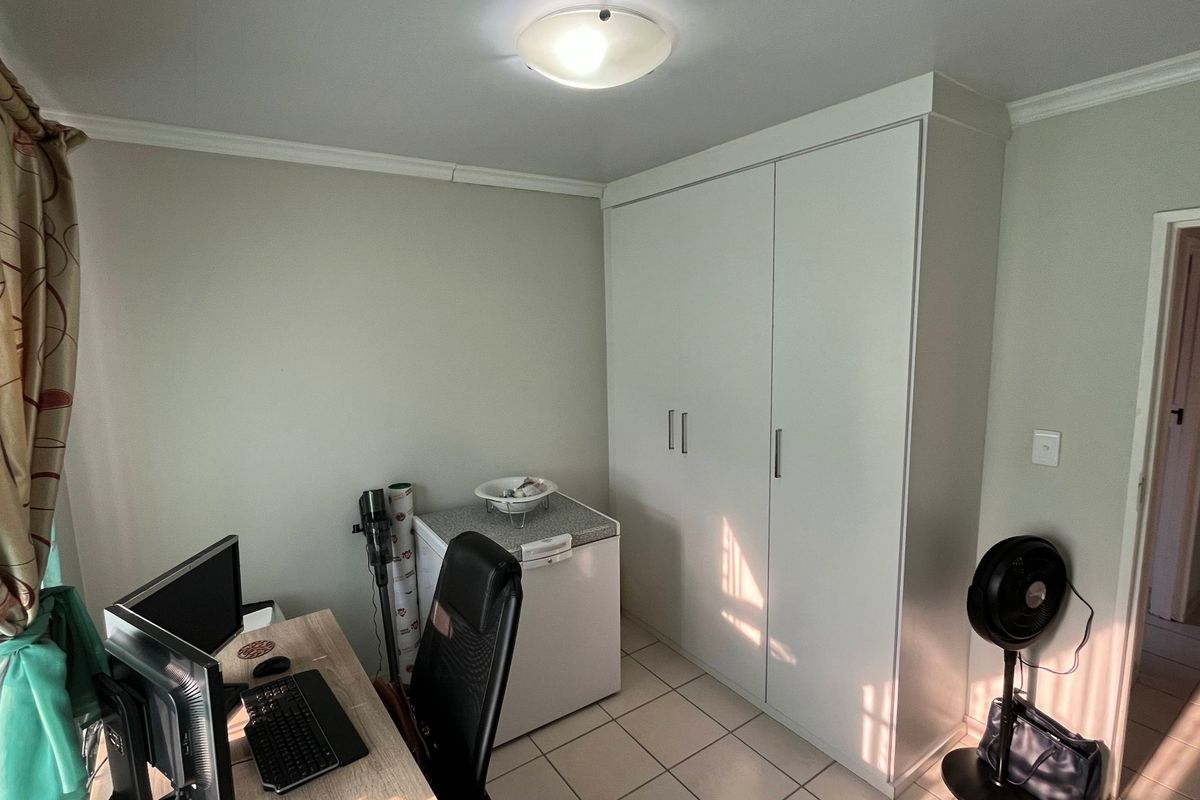 Apartment For Sale In Benoni - Photo 5
