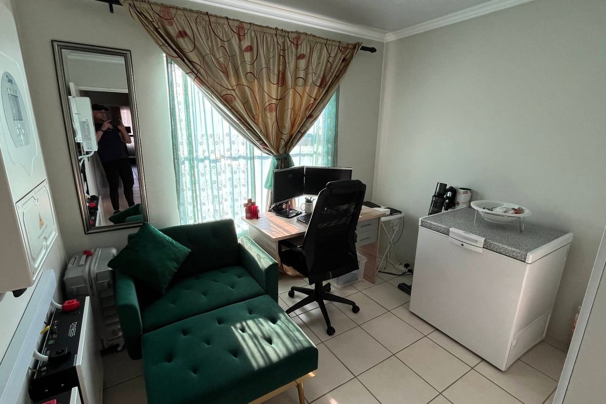 Apartment For Sale In Benoni - Photo 4