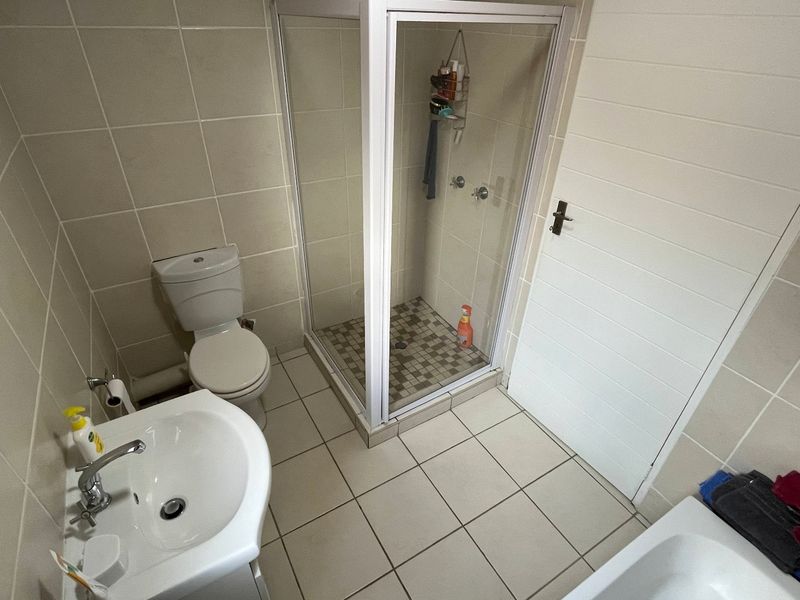 Apartment For Sale In Benoni - Photo 9