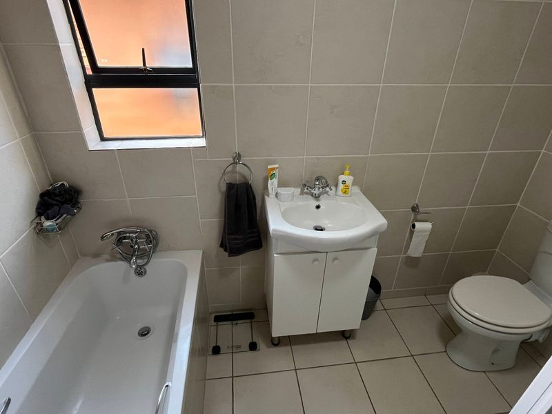 Apartment For Sale In Benoni - Photo 8