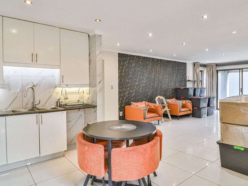 Cluster For Sale In Sandton - Photo 8
