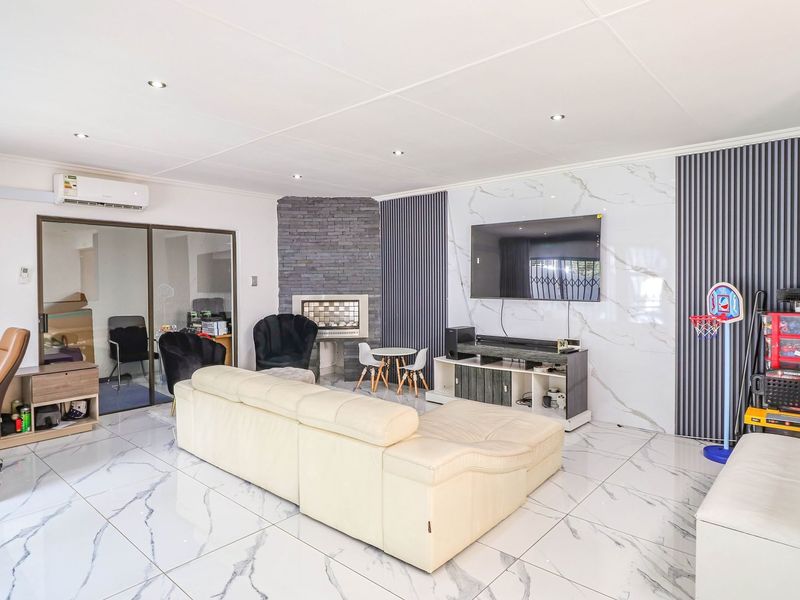 Cluster For Sale In Sandton - Photo 2