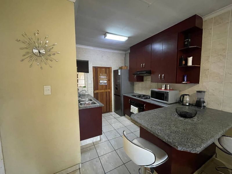 Apartment For Sale In Germiston - Photo 4