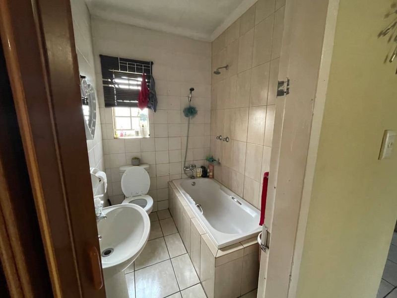 Apartment For Sale In Germiston - Photo 6