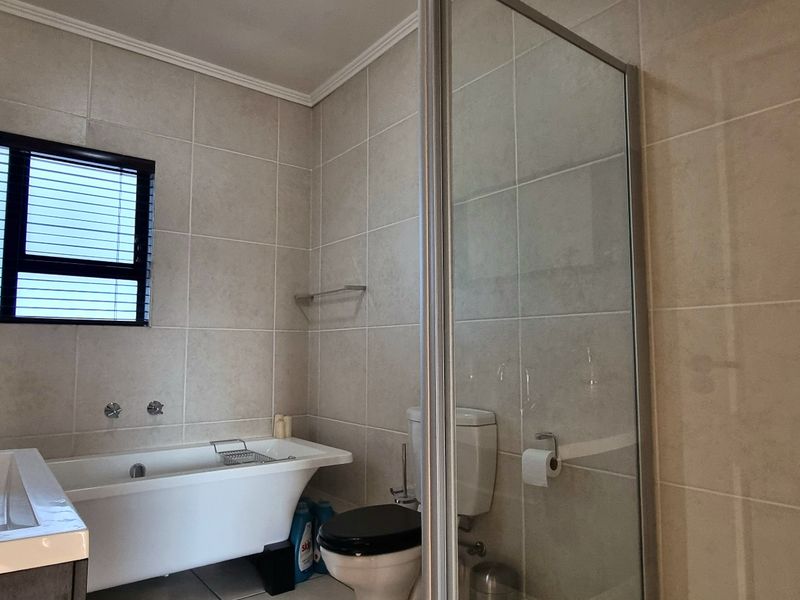 Townhouse For Sale In Johannesburg - Photo 6