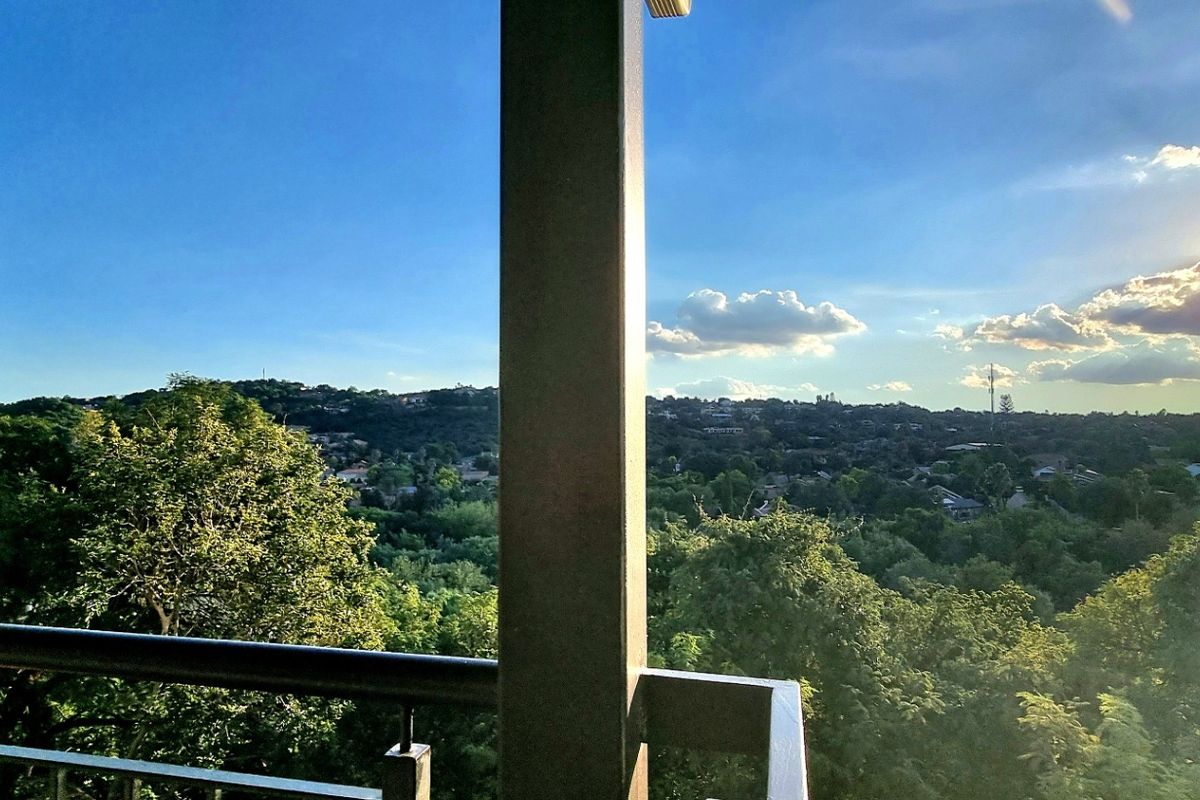 Townhouse For Sale In Johannesburg - Photo 2