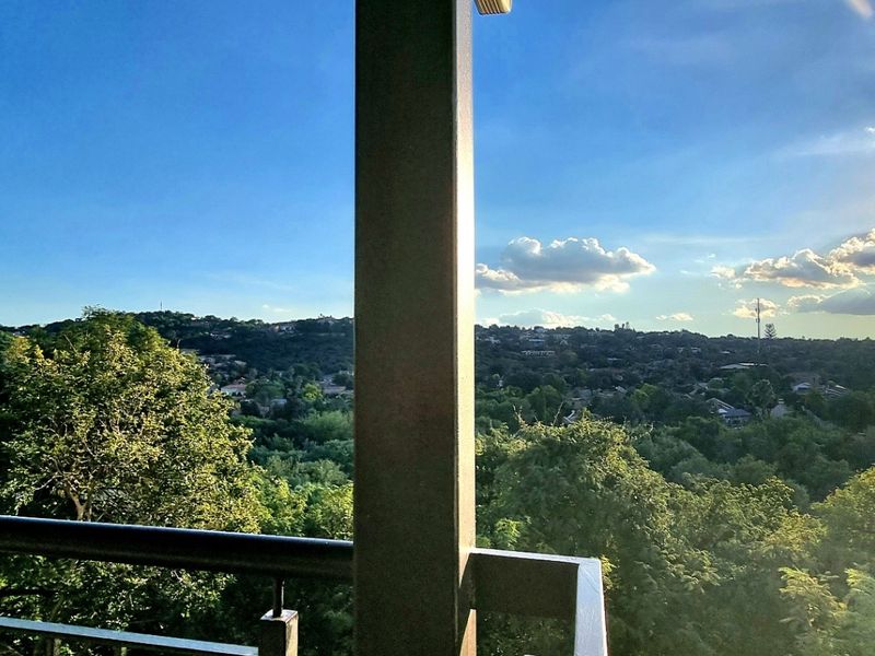 Townhouse For Sale In Johannesburg - Photo 2