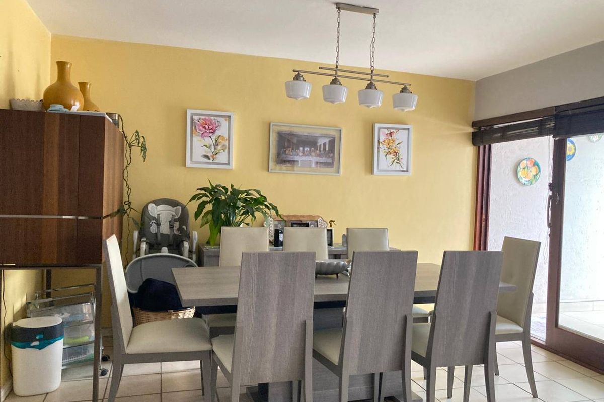 Apartment For Sale In Bedfordview - Photo 2