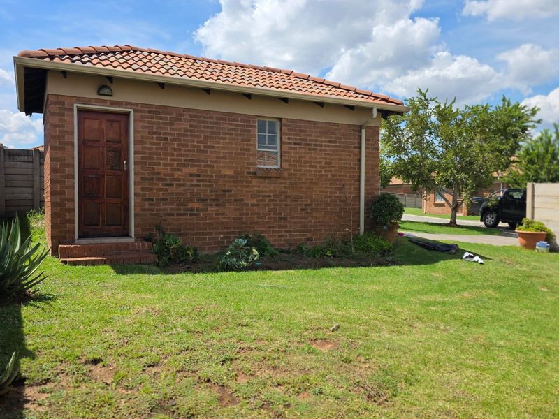 House For Sale In Centurion - Photo 2