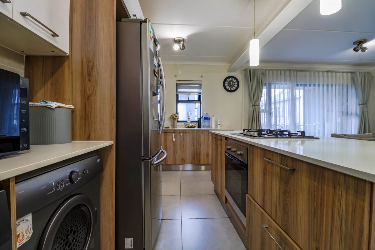 Apartment For Sale In Edenvale - Photo 4