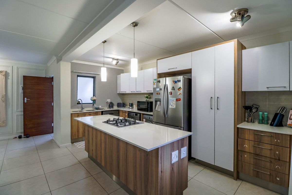 Apartment For Sale In Edenvale - Photo 5