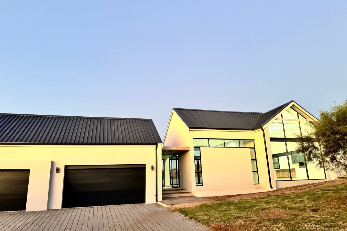 House For Sale In Bloemfontein - Photo 2