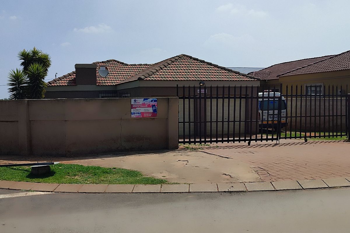 House For Sale In Boksburg - Photo 3