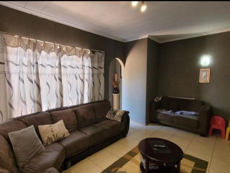 House For Sale In Kempton Park - Photo 10