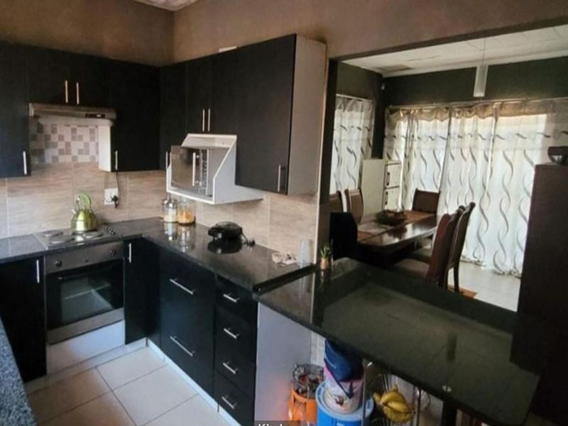 House For Sale In Kempton Park - Photo 9