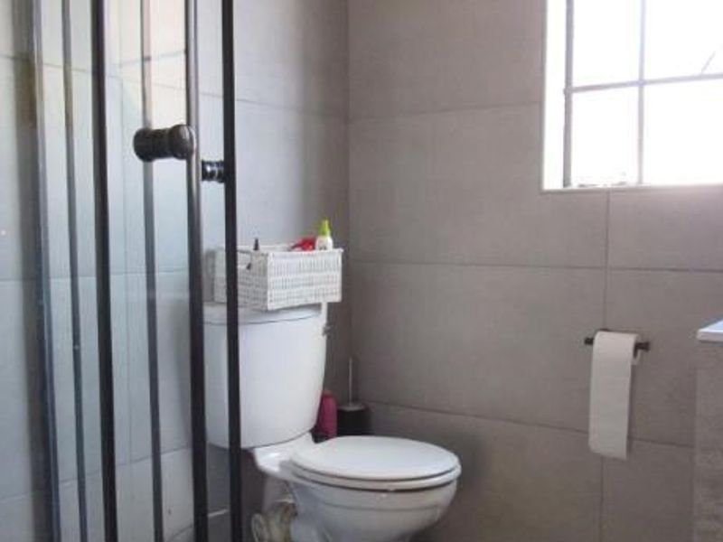 Apartment For Sale In Germiston - Photo 6