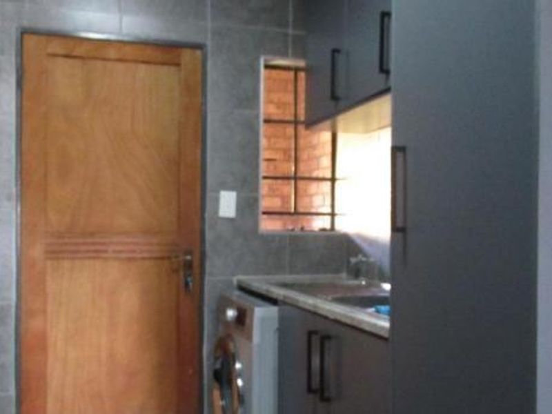 Apartment For Sale In Germiston - Photo 3