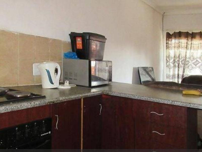 Apartment For Sale In Germiston - Photo 2