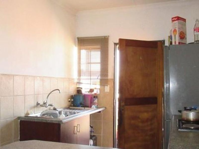 Apartment For Sale In Germiston - Photo 8