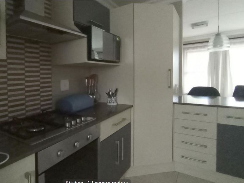 Townhouse For Sale In Midrand - Photo 2