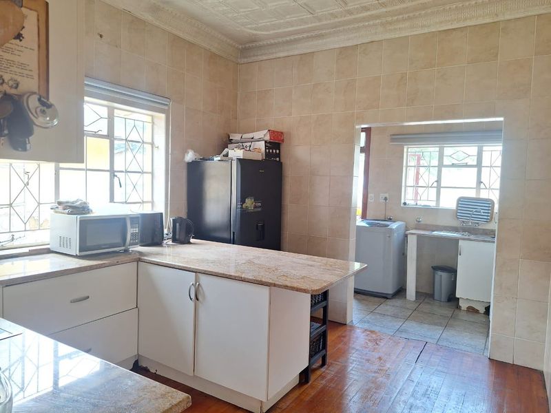 House For Sale In Johannesburg - Photo 2