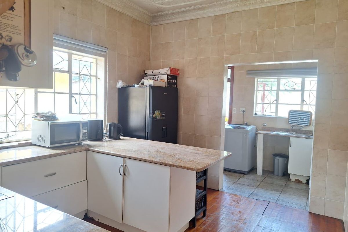 House For Sale In Johannesburg - Photo 2