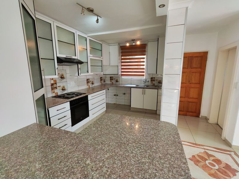 Townhouse Rental Monthly In Midrand - Photo 4
