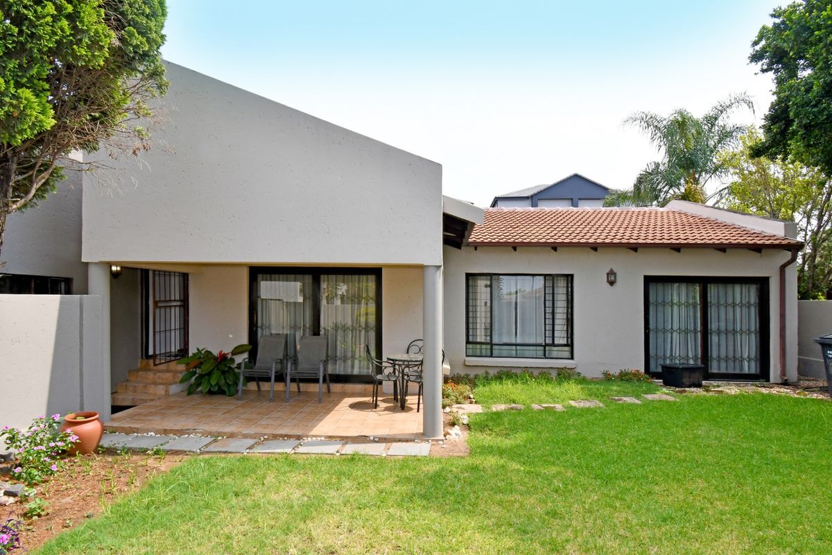 Townhouse For Sale In Sandton - Photo 3