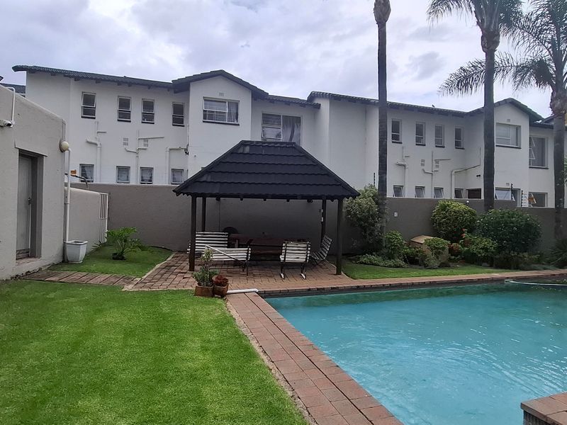 Townhouse For Sale In Roodepoort - Photo 2