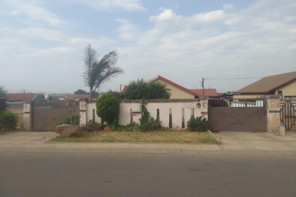 House For Sale In Germiston - Photo 4