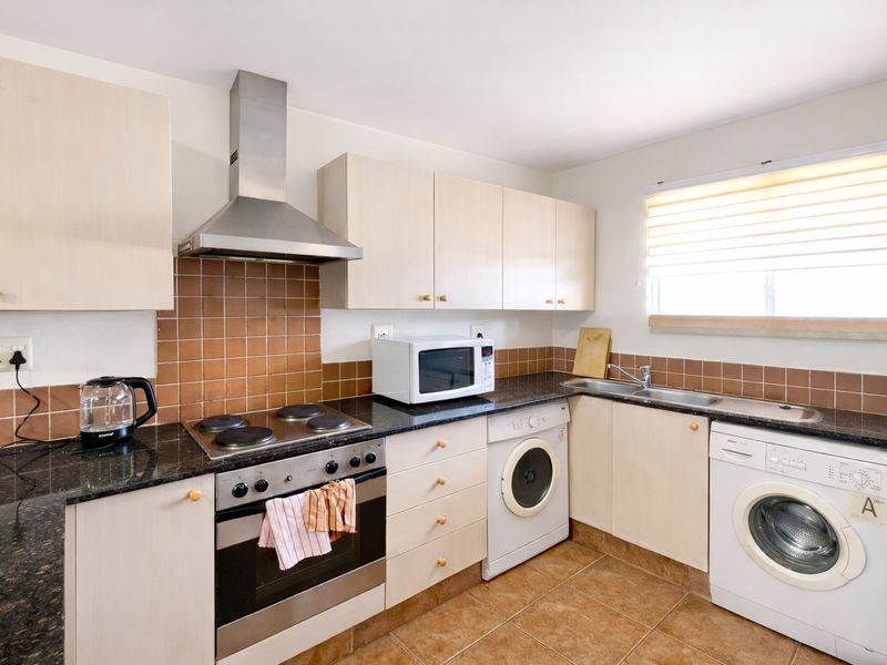 Apartment Rental Monthly In Sandton - Photo 8