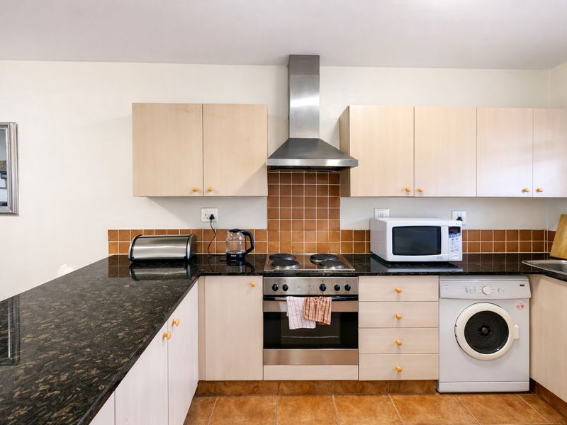 Apartment Rental Monthly In Sandton - Photo 7