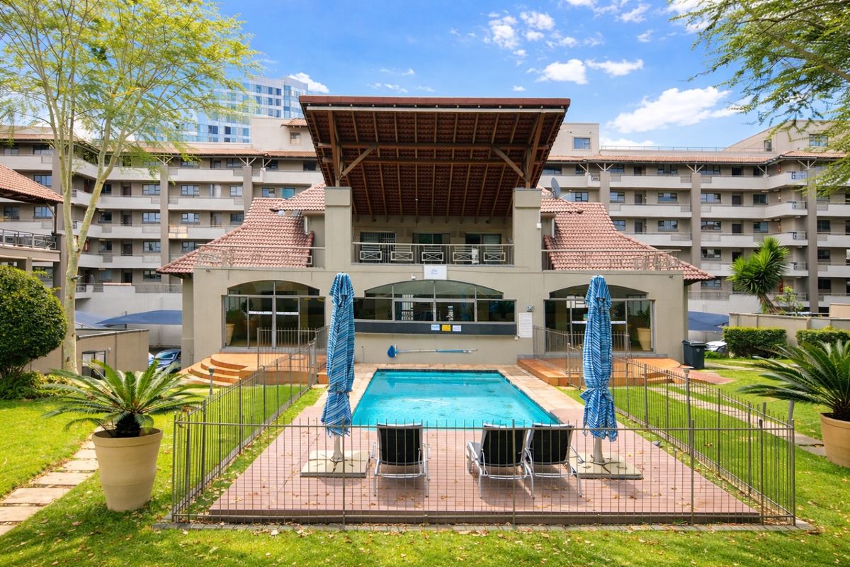 Apartment Rental Monthly In Sandton - Photo 2