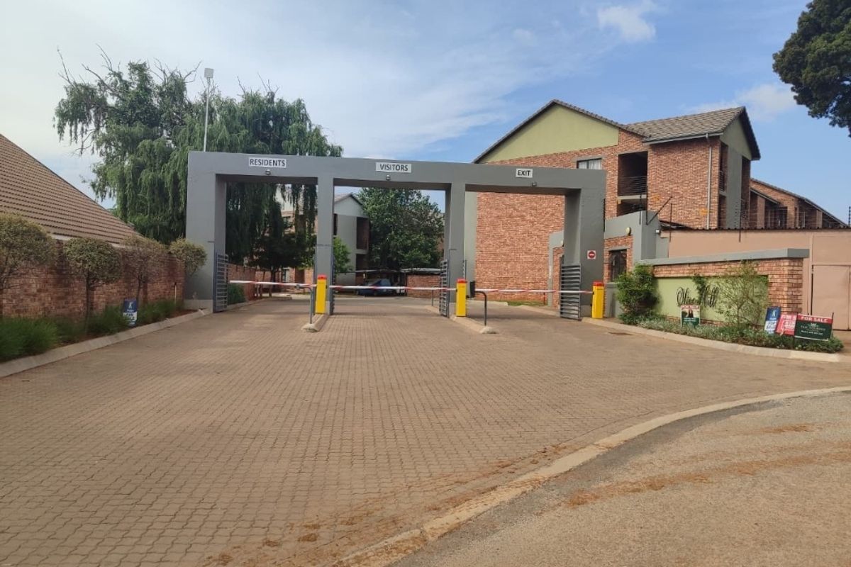 Apartment For Sale In Benoni - Photo 2