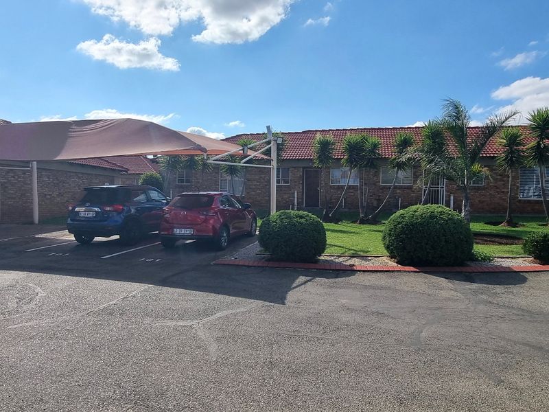 Apartment For Sale In Johannesburg - Photo 4