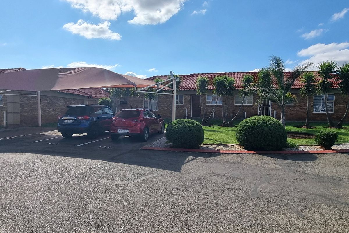 Apartment For Sale In Johannesburg - Photo 4