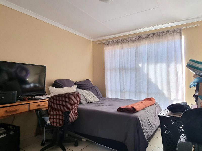 Apartment For Sale In Johannesburg - Photo 7
