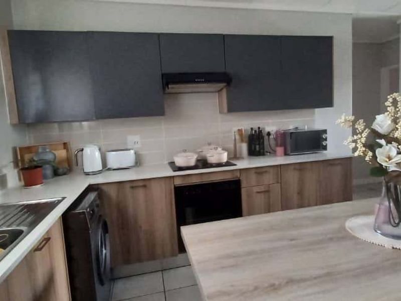 Apartment For Sale In Pretoria - Photo 6