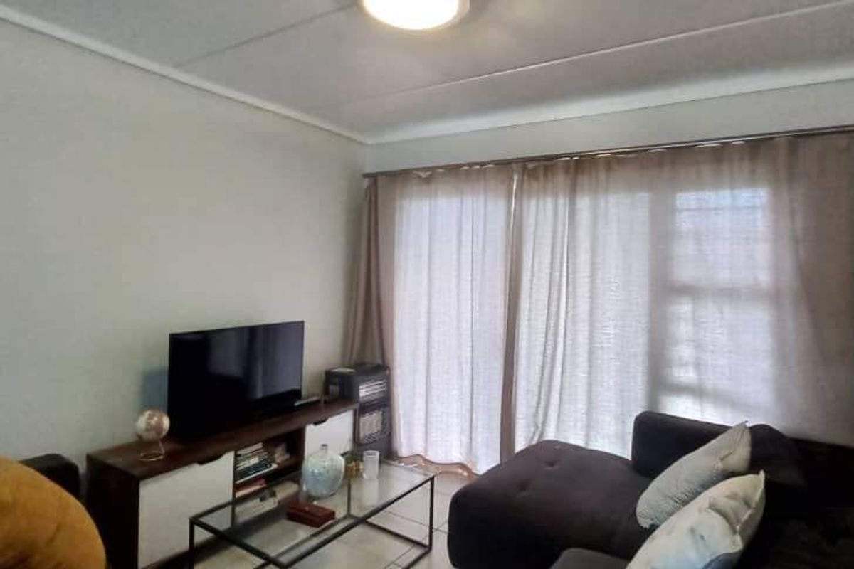 Apartment For Sale In Pretoria - Photo 2