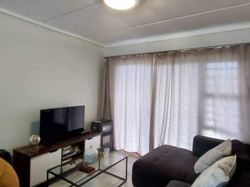 Apartment For Sale In Pretoria - Photo 4
