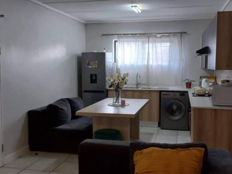Apartment For Sale In Pretoria - Photo 3