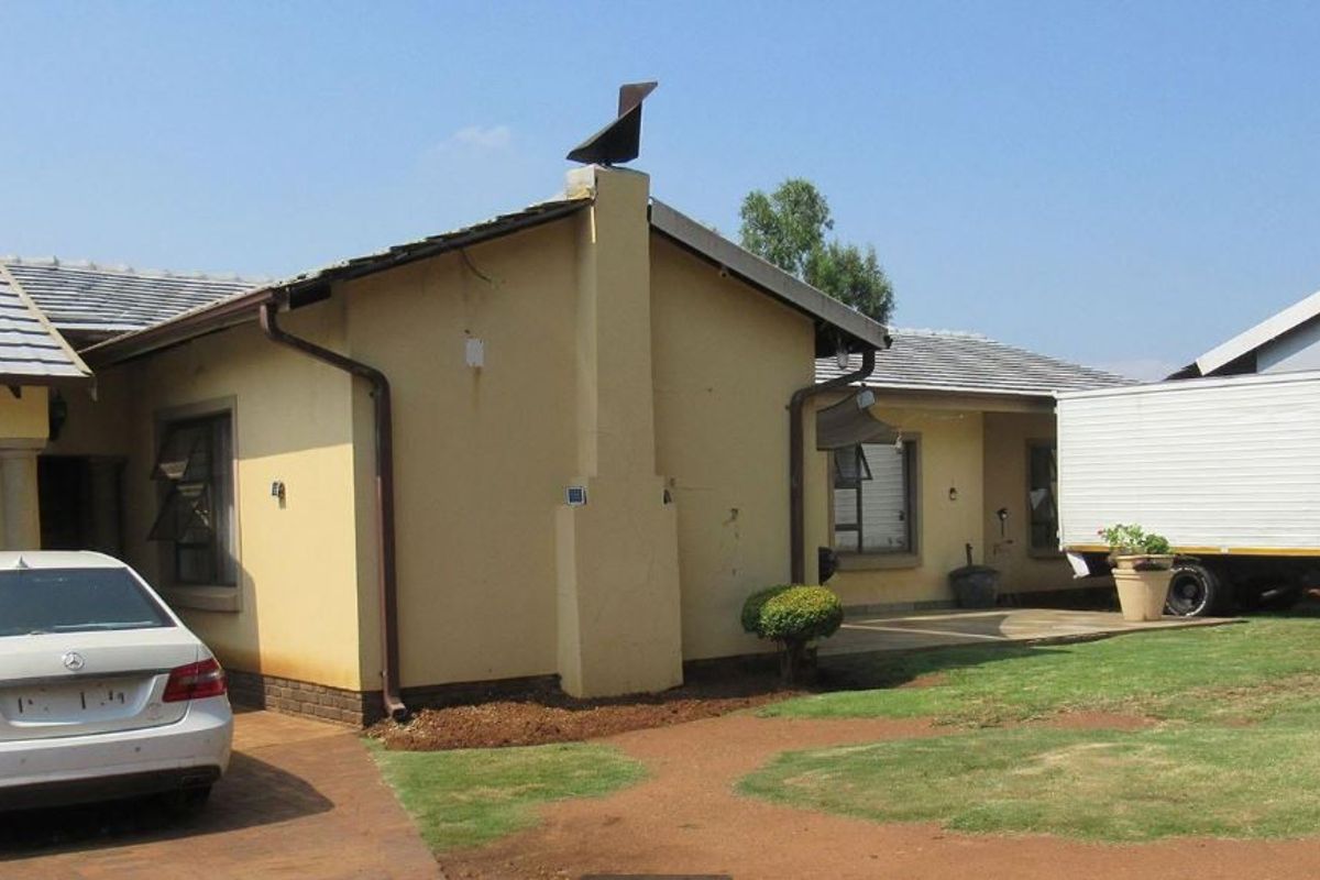 House For Sale In Kempton Park - Photo 2