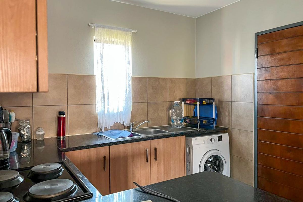 Apartment For Sale In Johannesburg - Photo 3