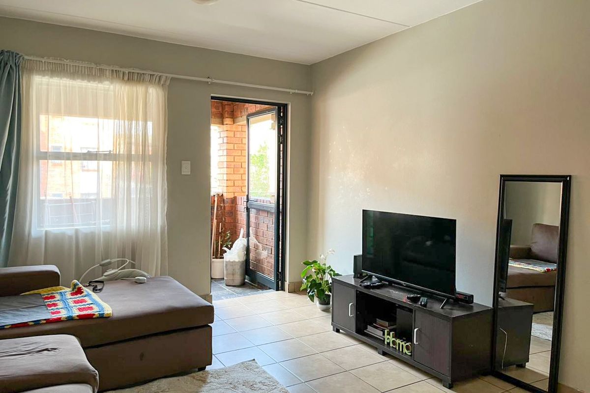 Apartment For Sale In Johannesburg - Photo 5