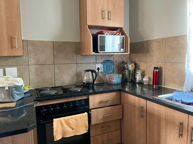 Apartment For Sale In Johannesburg - Photo 2