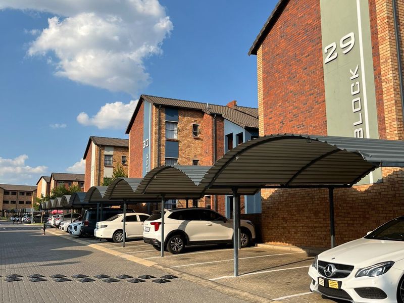 Apartment For Sale In Johannesburg - Photo 1