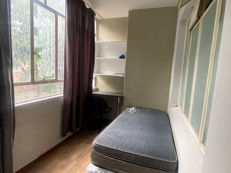 Apartment For Sale In Johannesburg - Photo 4