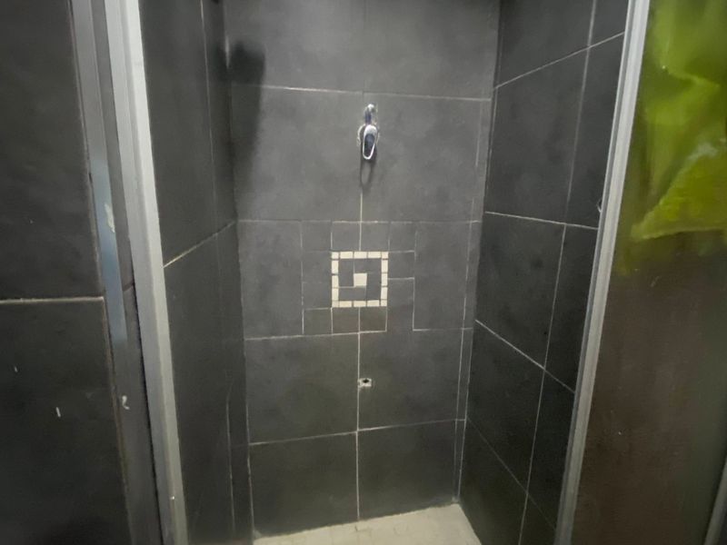 Apartment For Sale In Johannesburg - Photo 10