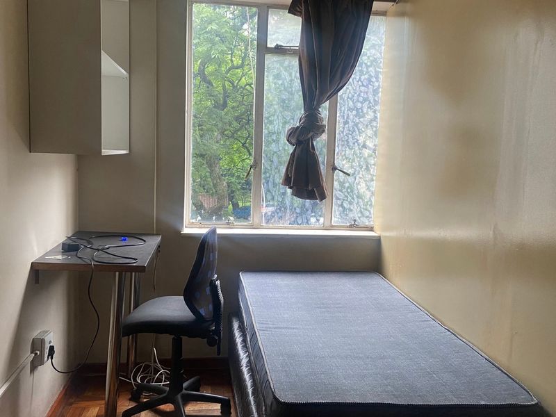 Apartment For Sale In Johannesburg - Photo 5